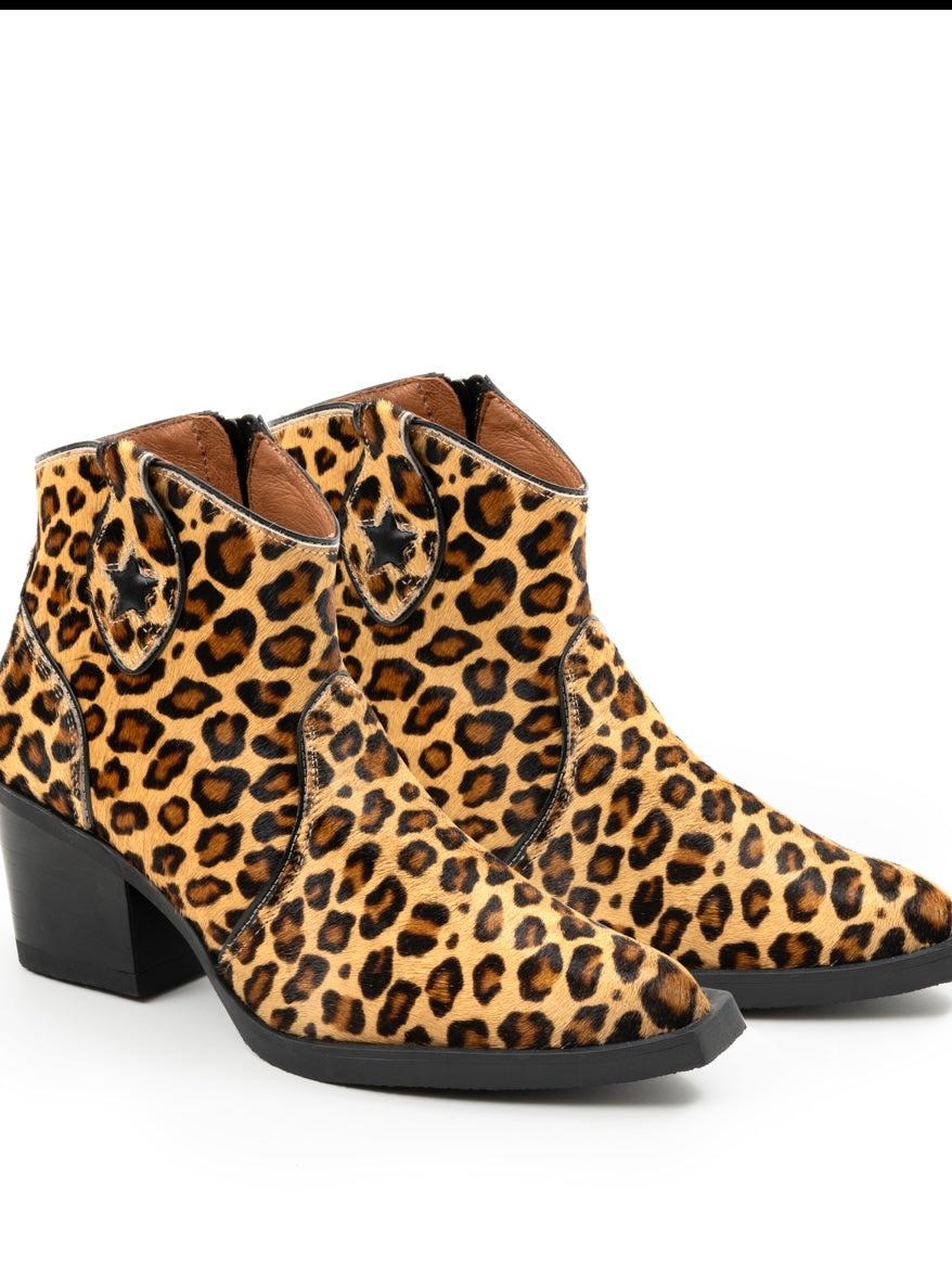 Nemonic Atlanta Leopard Ankle Boots
