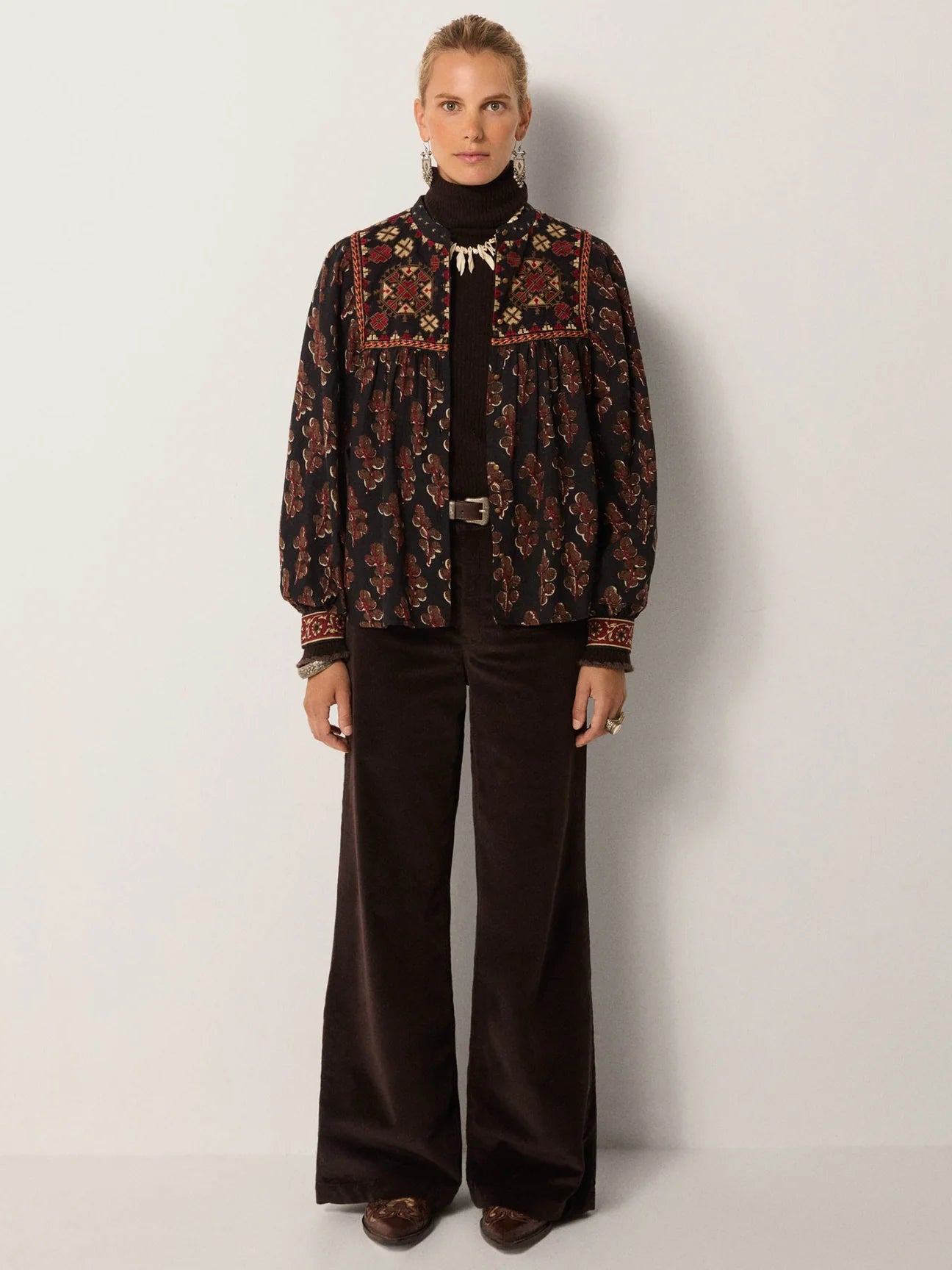 Maison Hotel Scarlet Blouse-Black Coffee