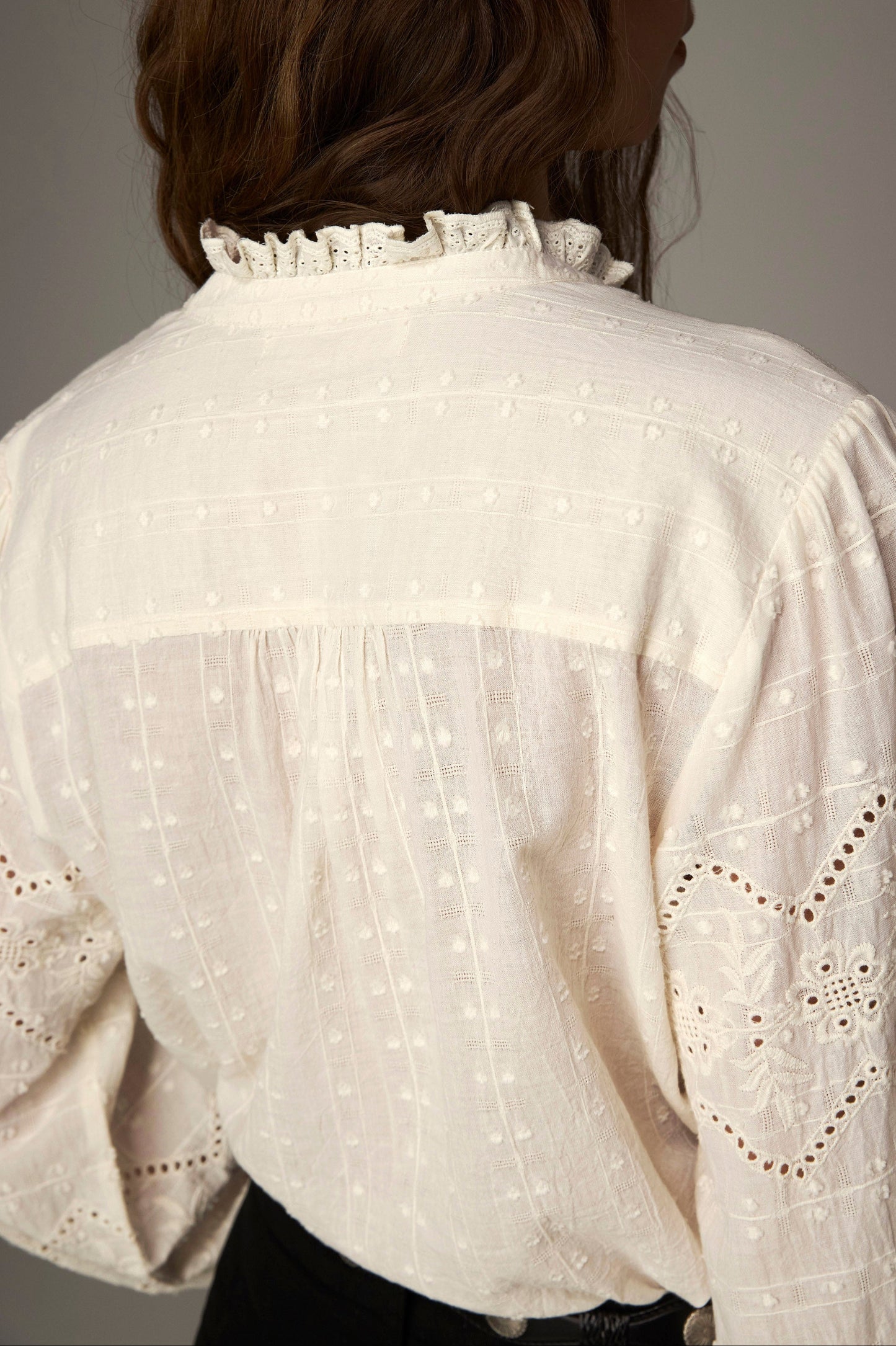 Maison Hotel Renata Blouse Chantilly