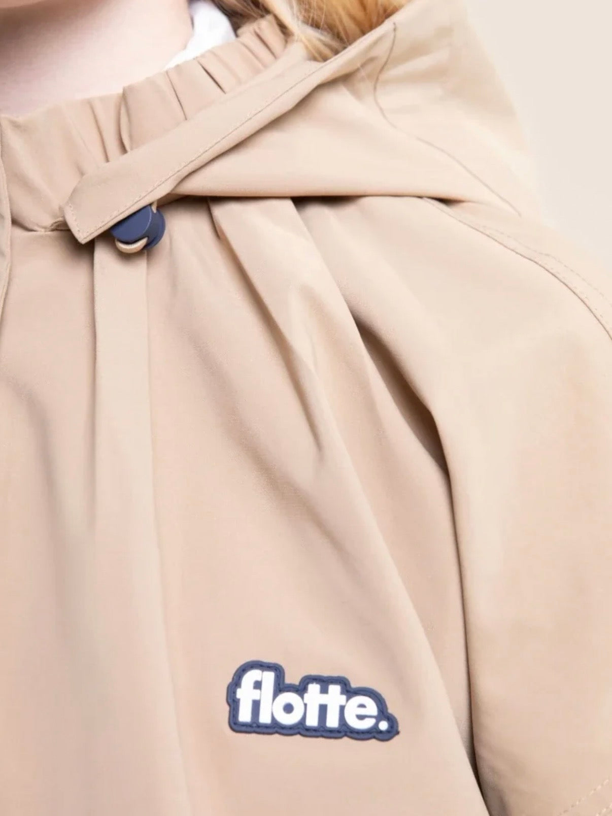 Flotte Garance Short Raincoat -Sahara