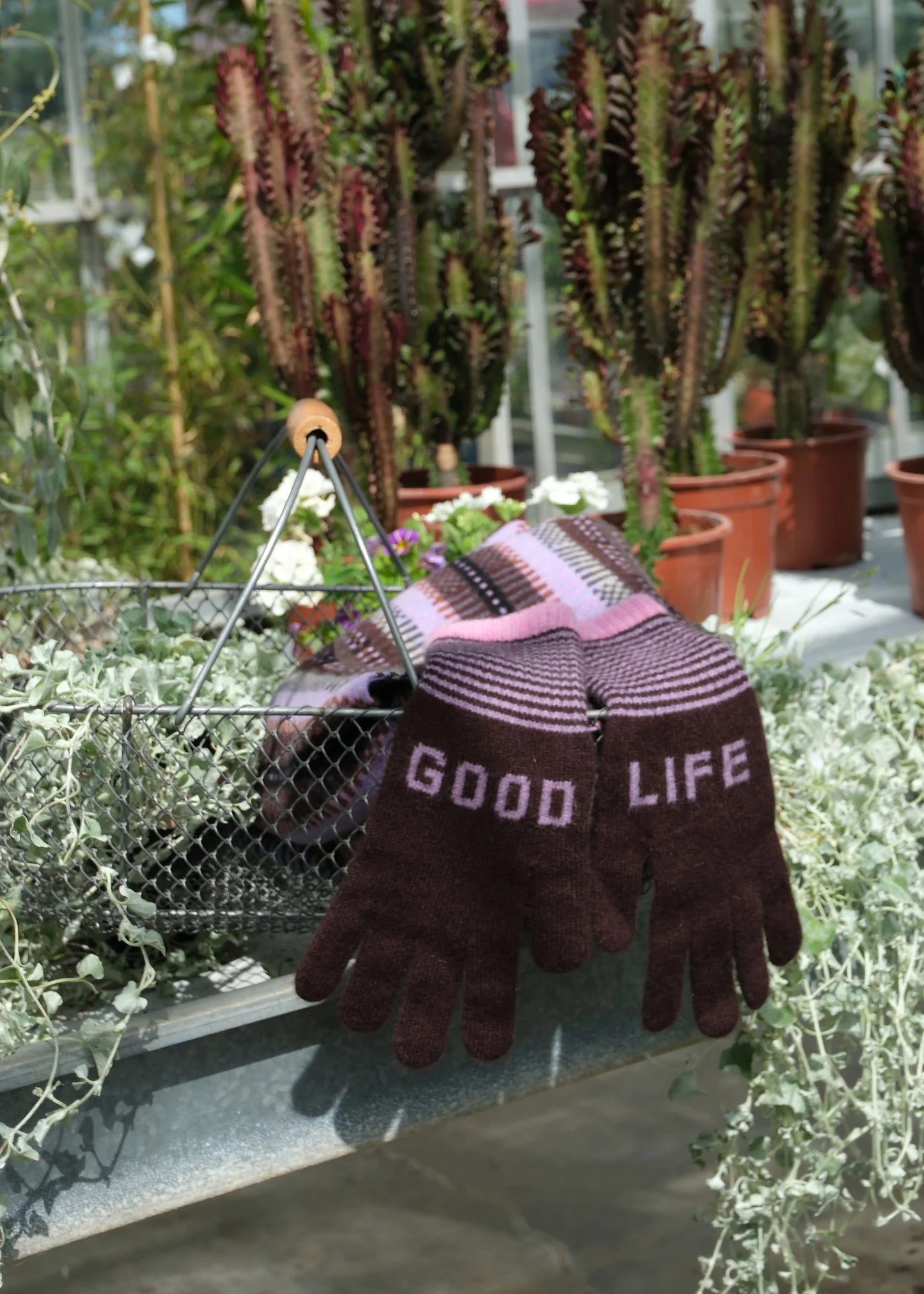 Quinton + Chadwick Good Life Angora Gloves- Chocolate & Lilac