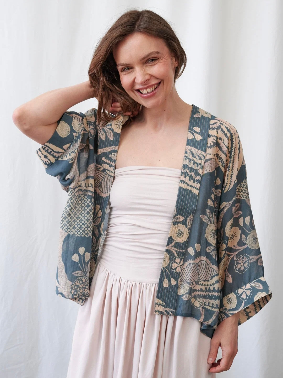 One Hundred Stars Rosa Blue Kimono