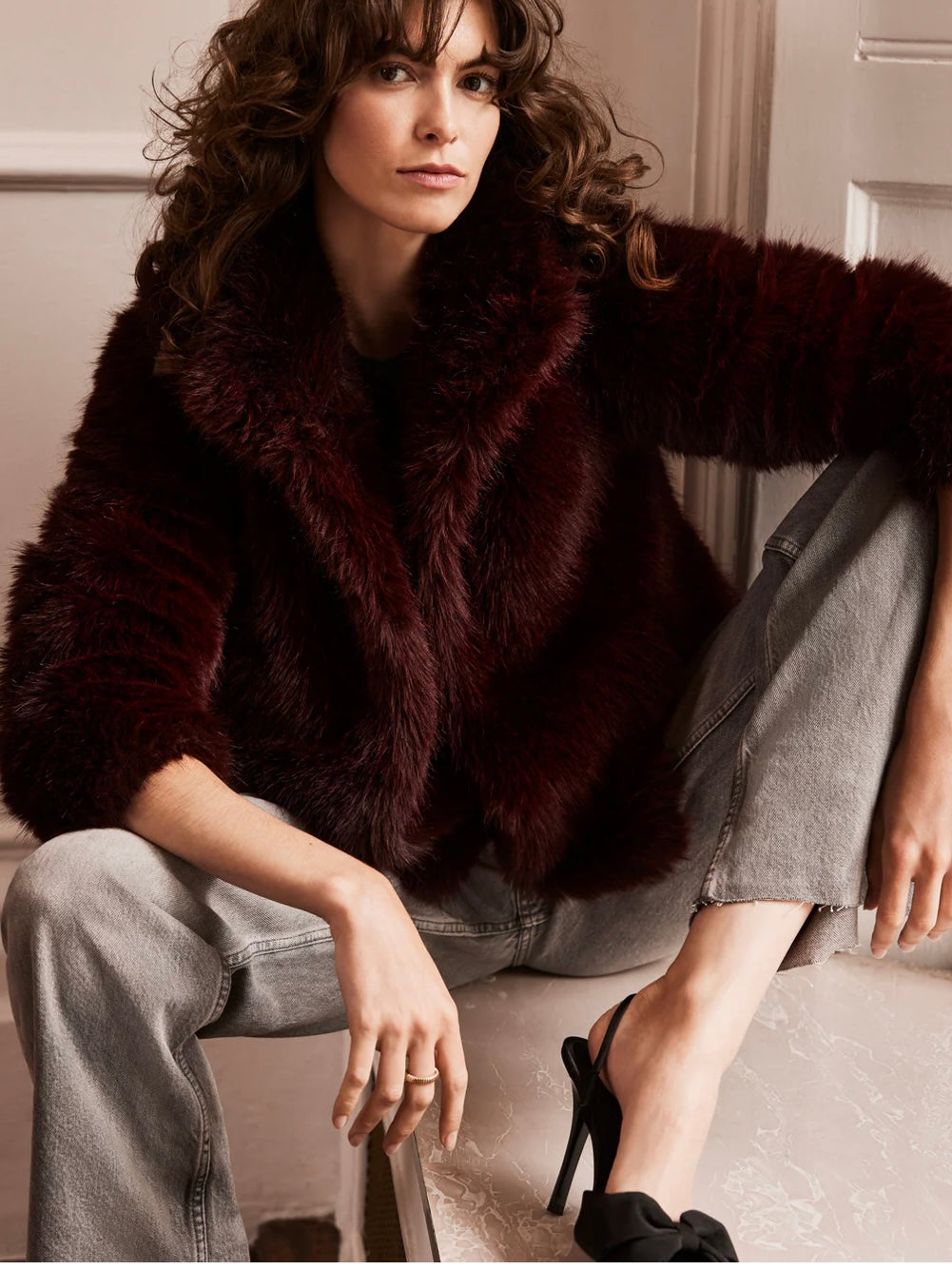 Issy Berry Issy London Halle Faux Feather Fur Jacket Berry – Sacs of Ashbourne