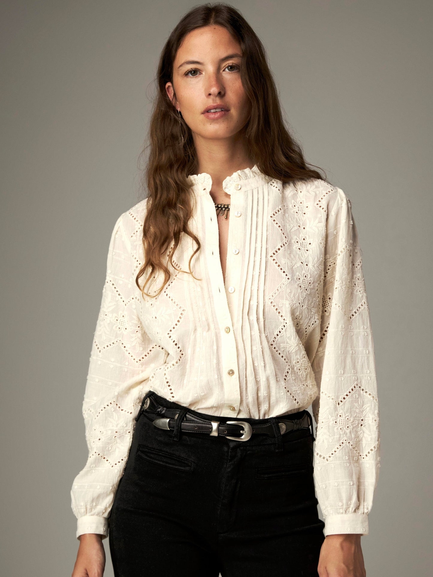Maison Hotel Renata Blouse Chantilly