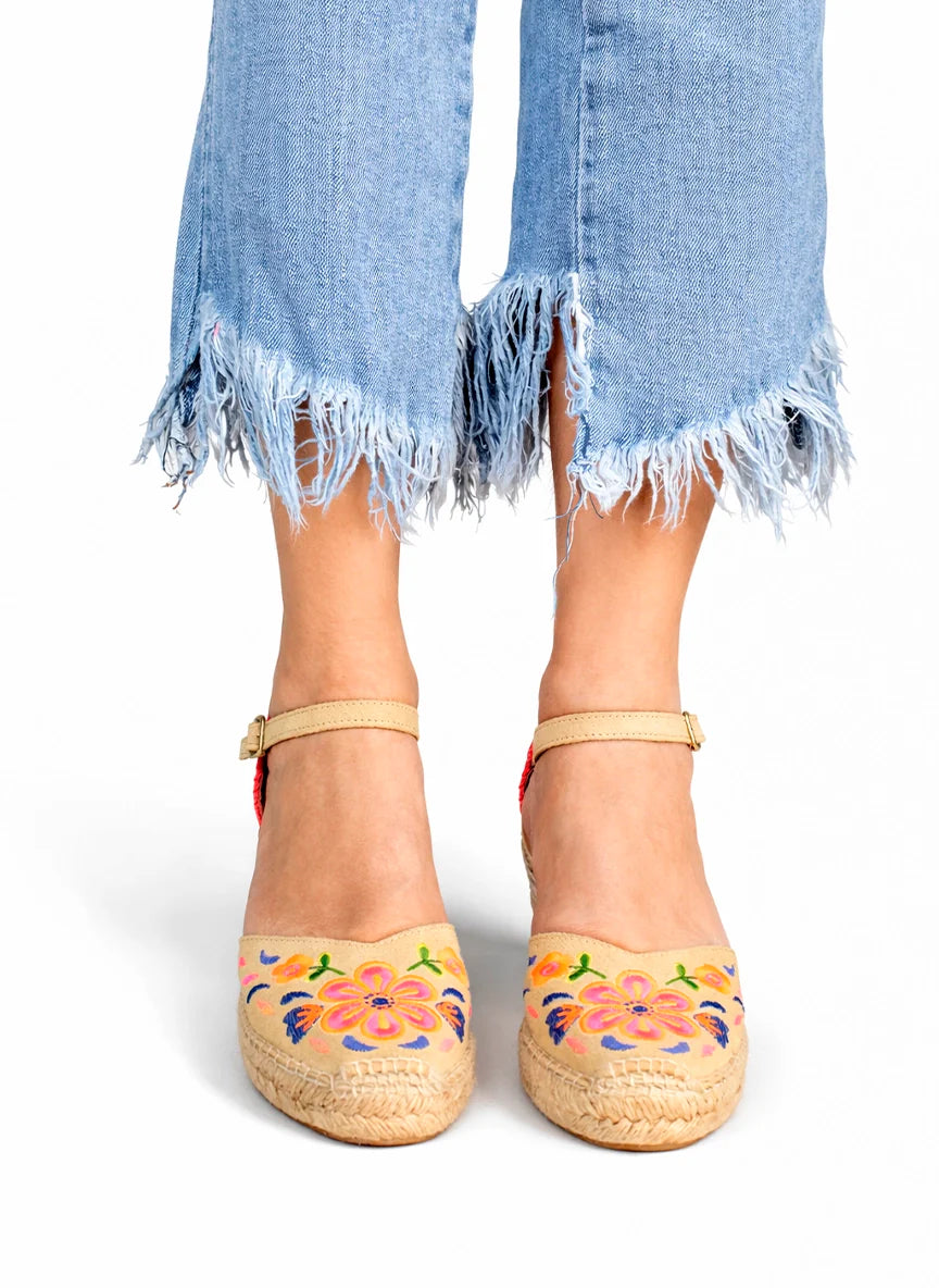 Star Love Libra Embroidered Floral Esperdrilles