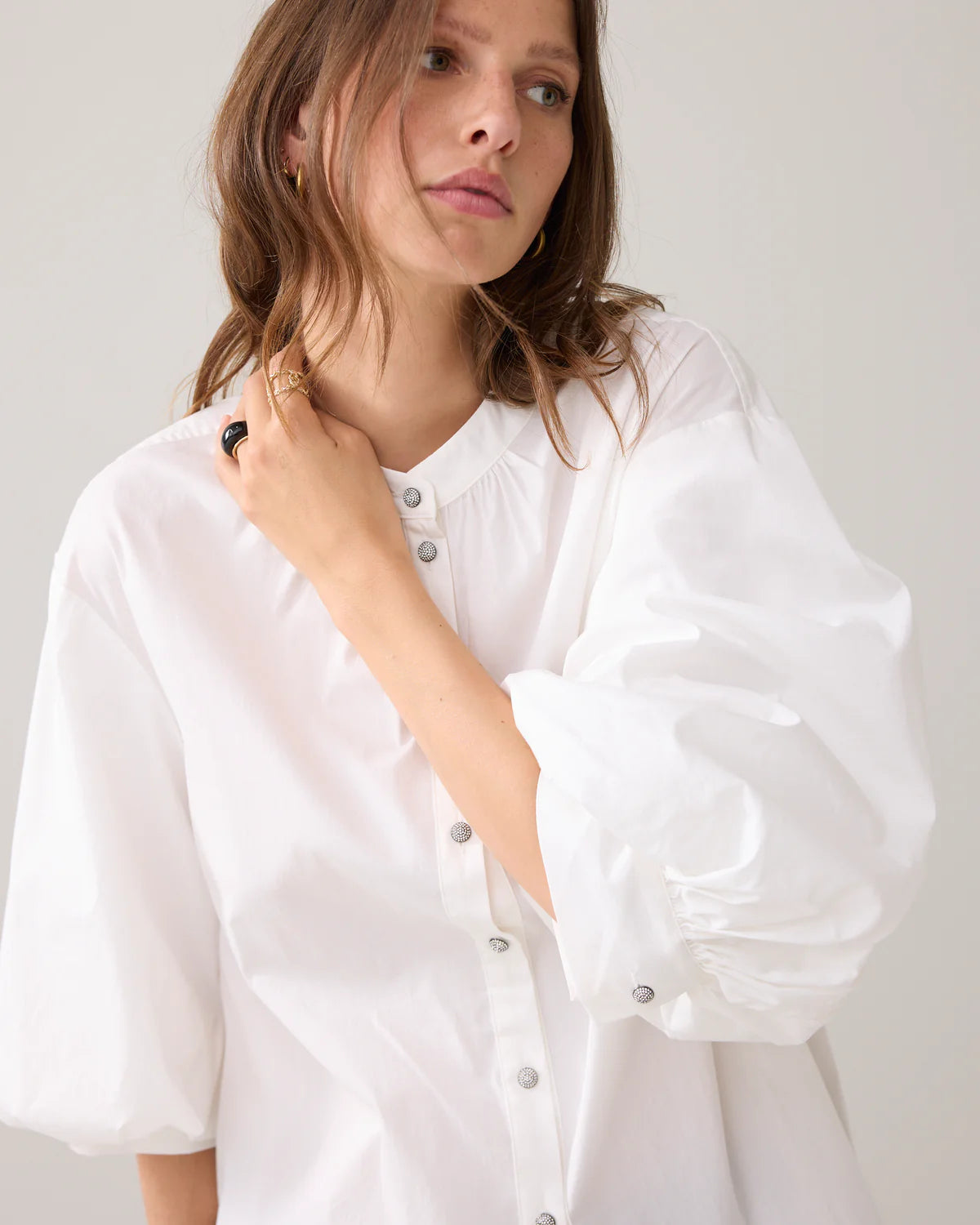 Summum White Cotton Blouse with Diamond Buttons