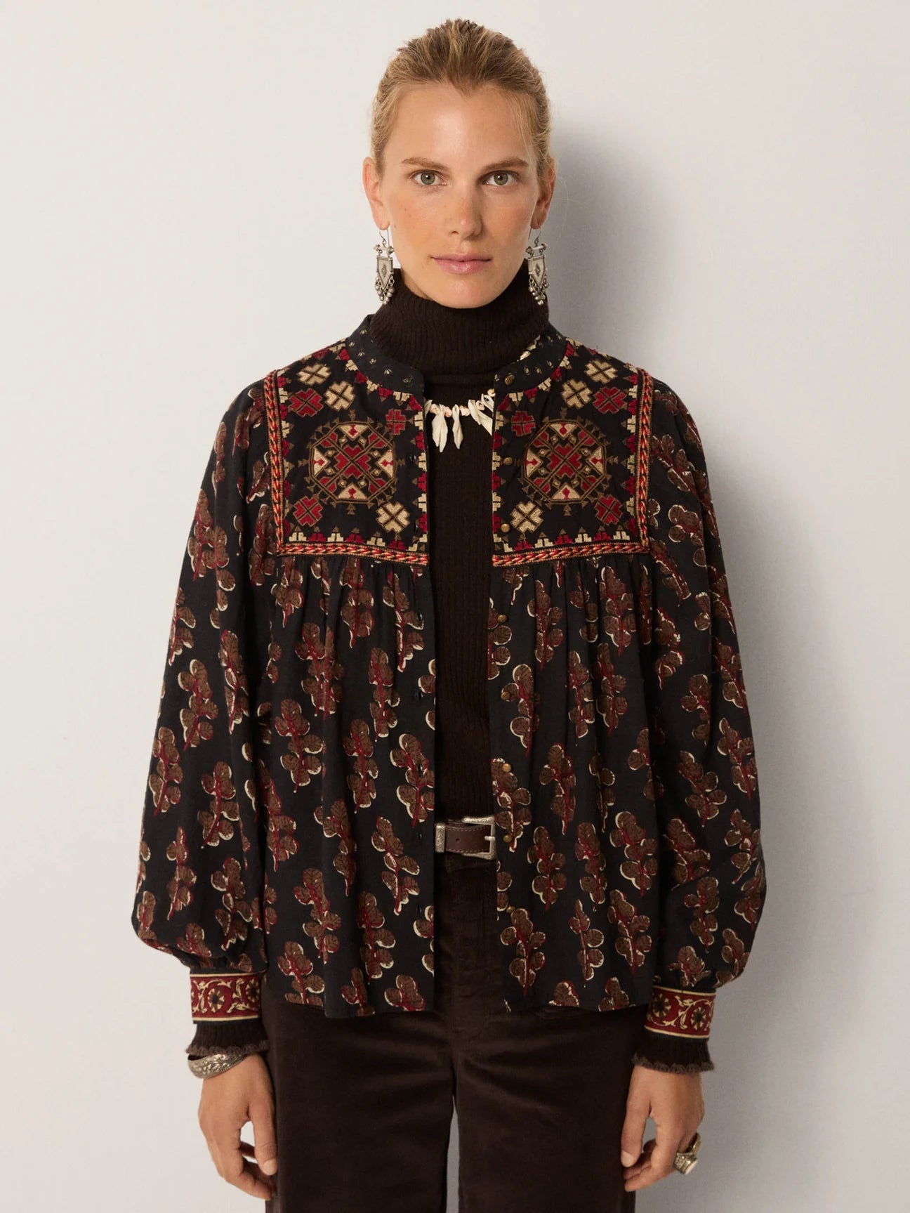 Maison Hotel Scarlet Blouse-Black Coffee