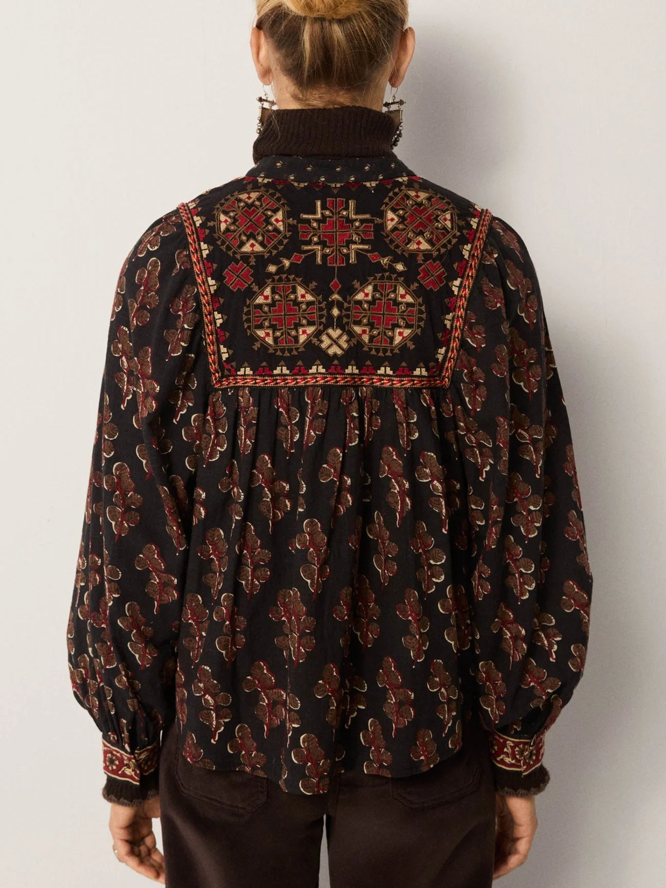 Maison Hotel Scarlet Blouse-Black Coffee