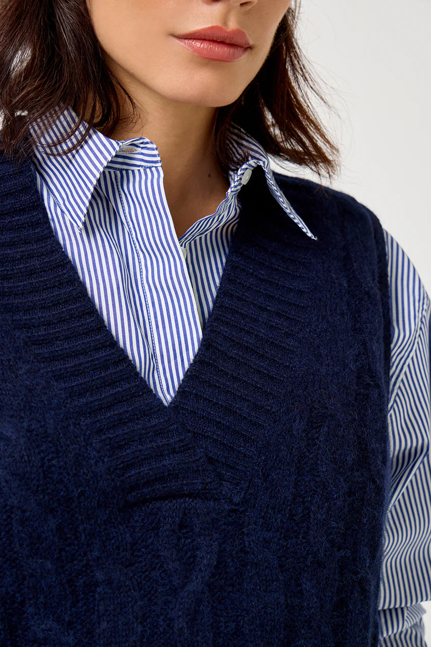 Five Cable Knit Sleeveless Sweater-Navy