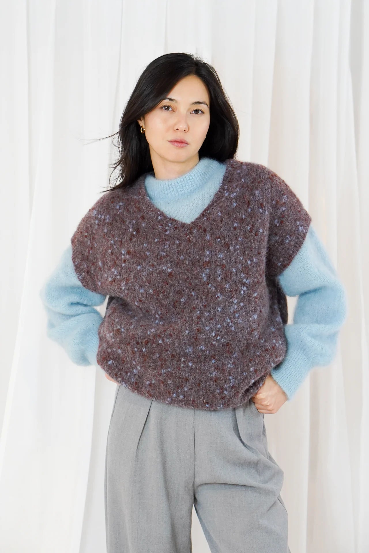 TWNS Madelina Fluffy V Neck Sleeveless Sweater-Burgundy/Blue