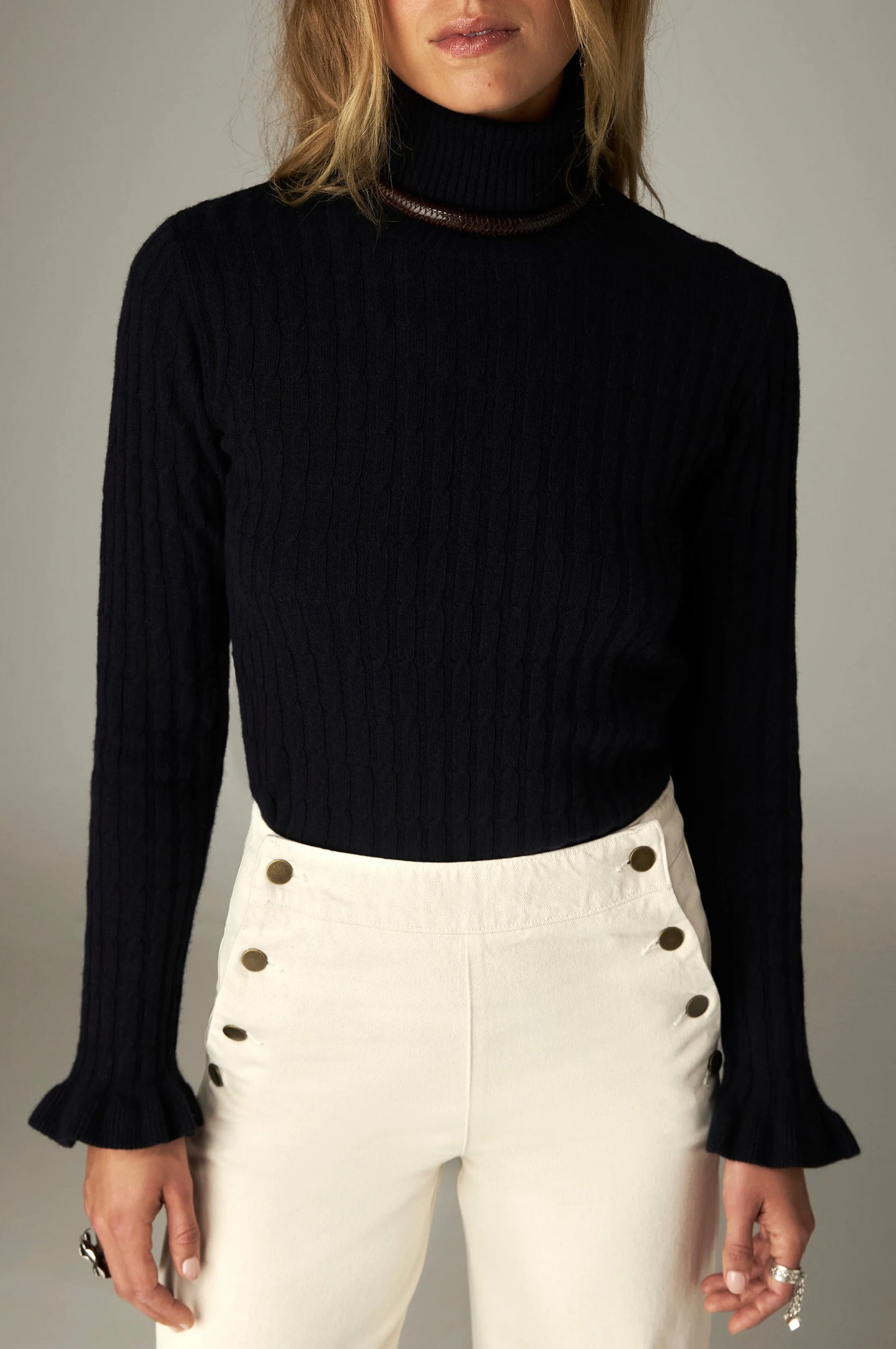 Maison Hotel Nancy Sweater Black Frequency
