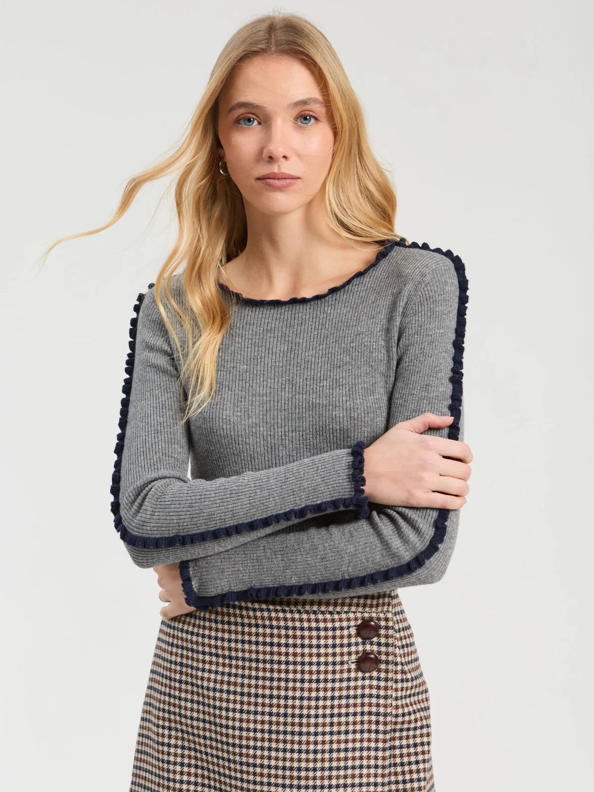 Vilagallo Grey Ruffle Sweater