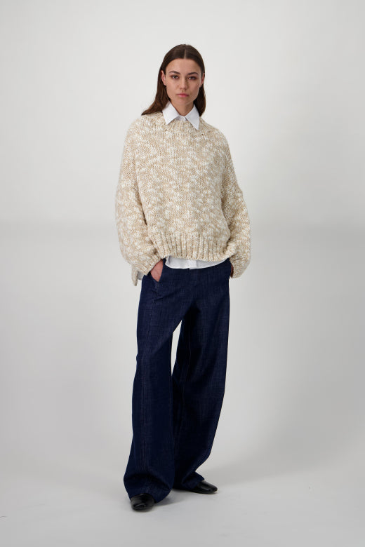 Humility Molto Beige Pullover