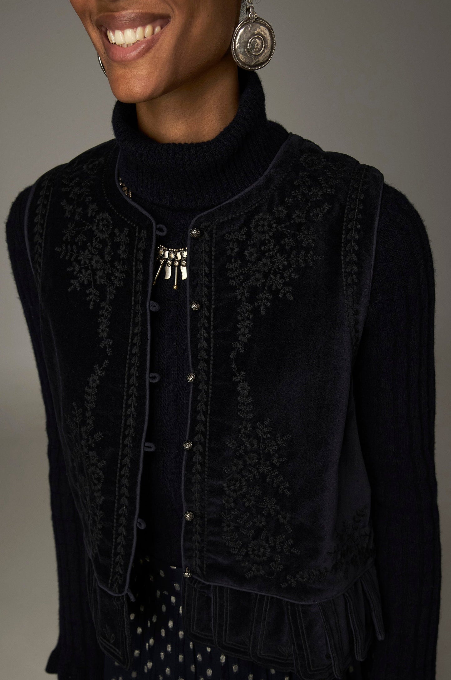 Maison Hotel Bob Velvet Vest- Vinton Blue