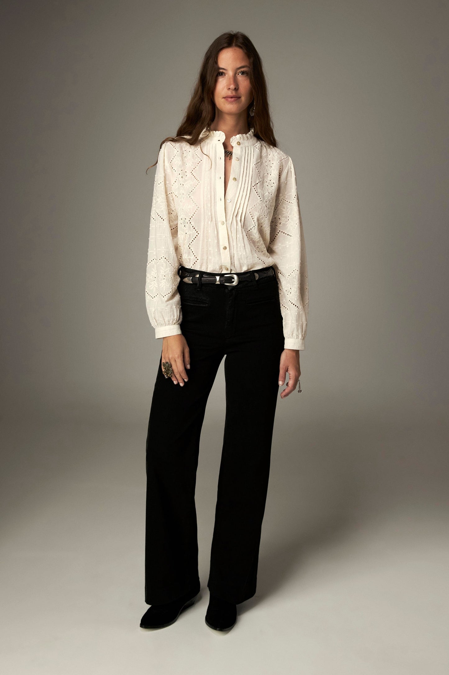 Maison Hotel Renata Blouse Chantilly